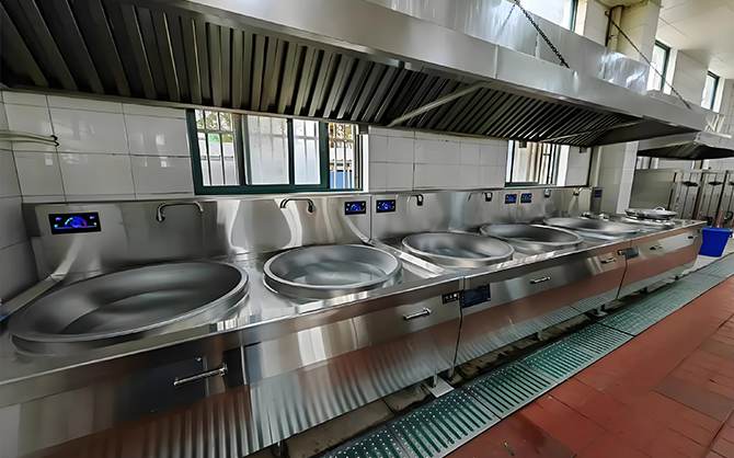 高校食堂廚具采購指南：實(shí)用、耐用、安全三者缺一不可